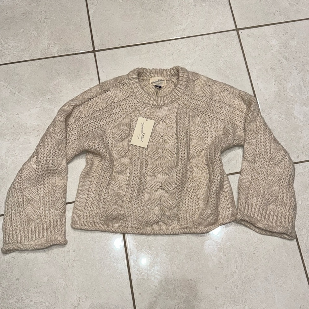 NEW Universal Thread Cable Knitted Cropped Sweater